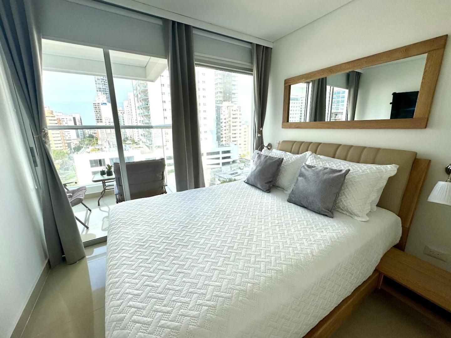 Apartamento Beautiful Modern Loft - Stunning Views -bocagrande
